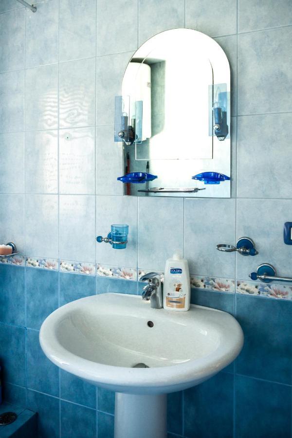 City Center Two Private Bedrooms Near Scanderbeg Square On Shared Apartment Tiranë Eksteriør bilde