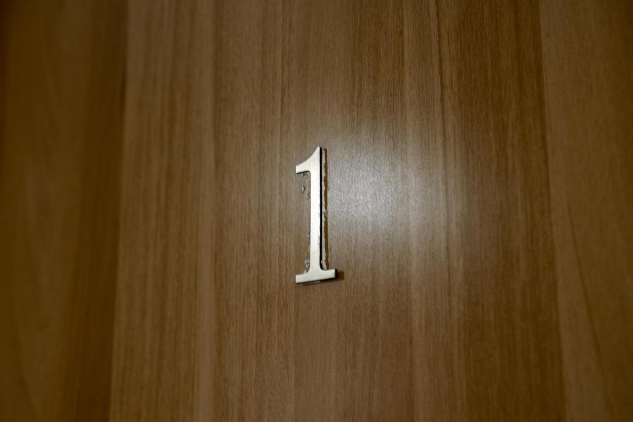 City Center Two Private Bedrooms Near Scanderbeg Square On Shared Apartment Tiranë Eksteriør bilde