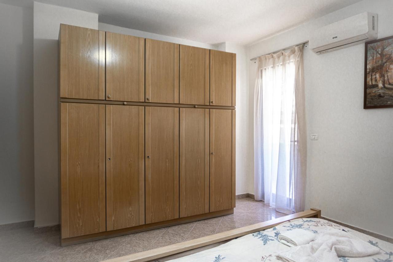 City Center Two Private Bedrooms Near Scanderbeg Square On Shared Apartment Tiranë Eksteriør bilde