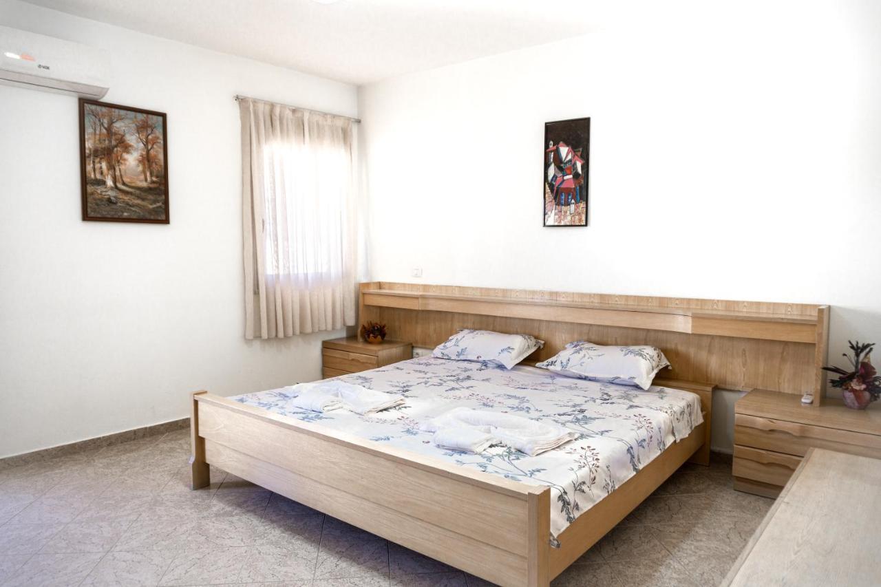 City Center Two Private Bedrooms Near Scanderbeg Square On Shared Apartment Tiranë Eksteriør bilde