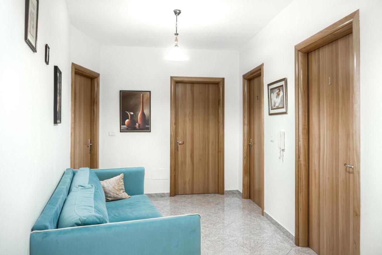 City Center Two Private Bedrooms Near Scanderbeg Square On Shared Apartment Tiranë Eksteriør bilde