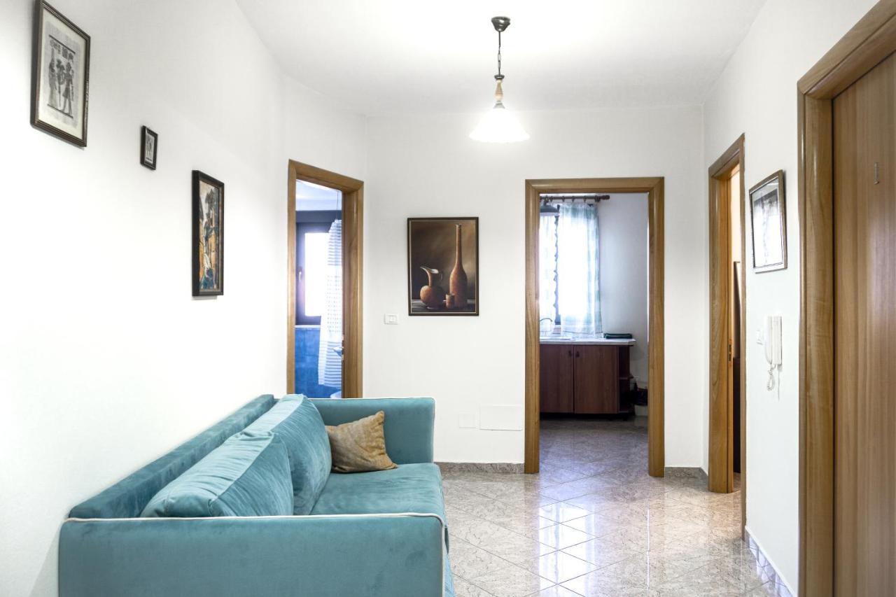 City Center Two Private Bedrooms Near Scanderbeg Square On Shared Apartment Tiranë Eksteriør bilde