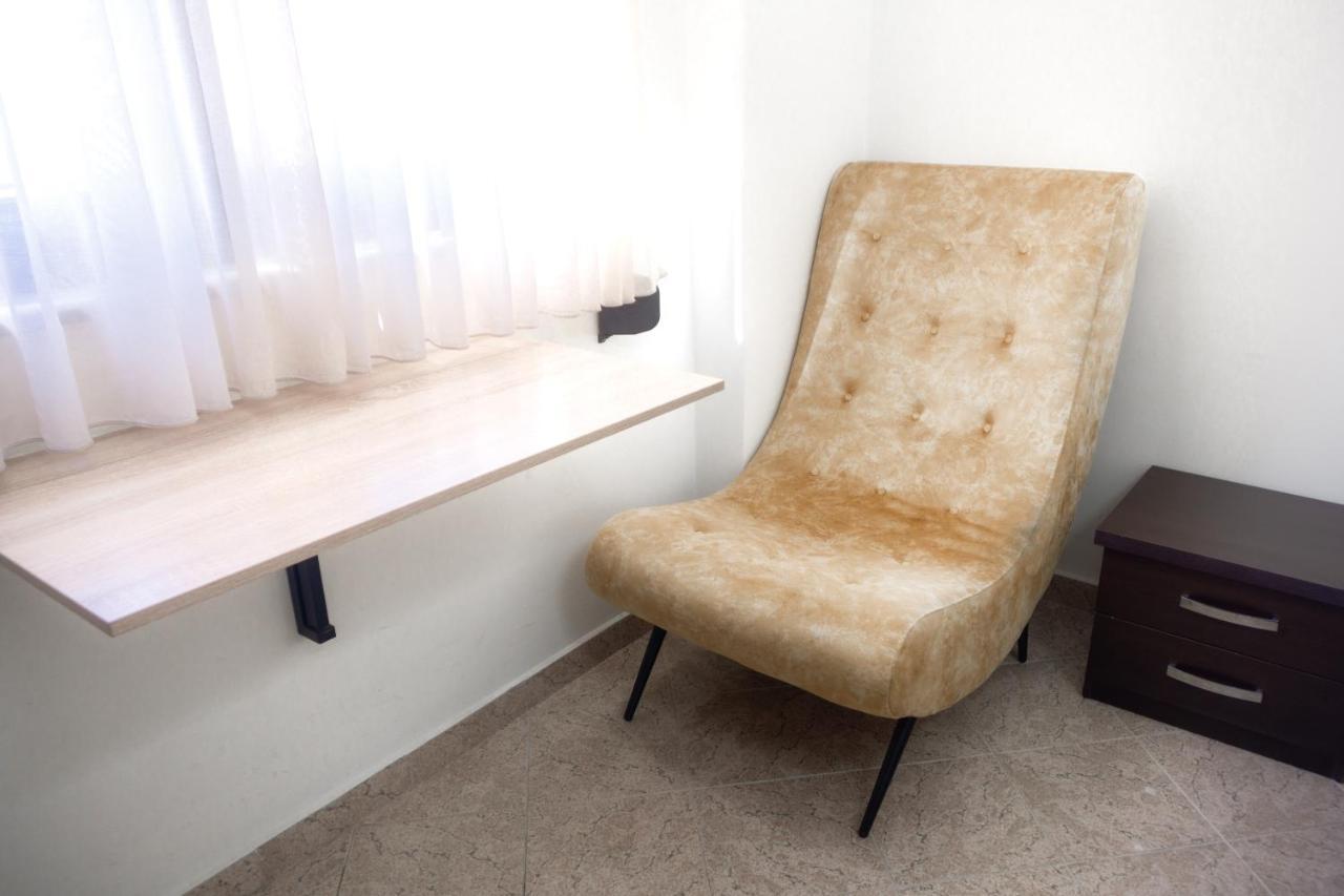 City Center Two Private Bedrooms Near Scanderbeg Square On Shared Apartment Tiranë Eksteriør bilde