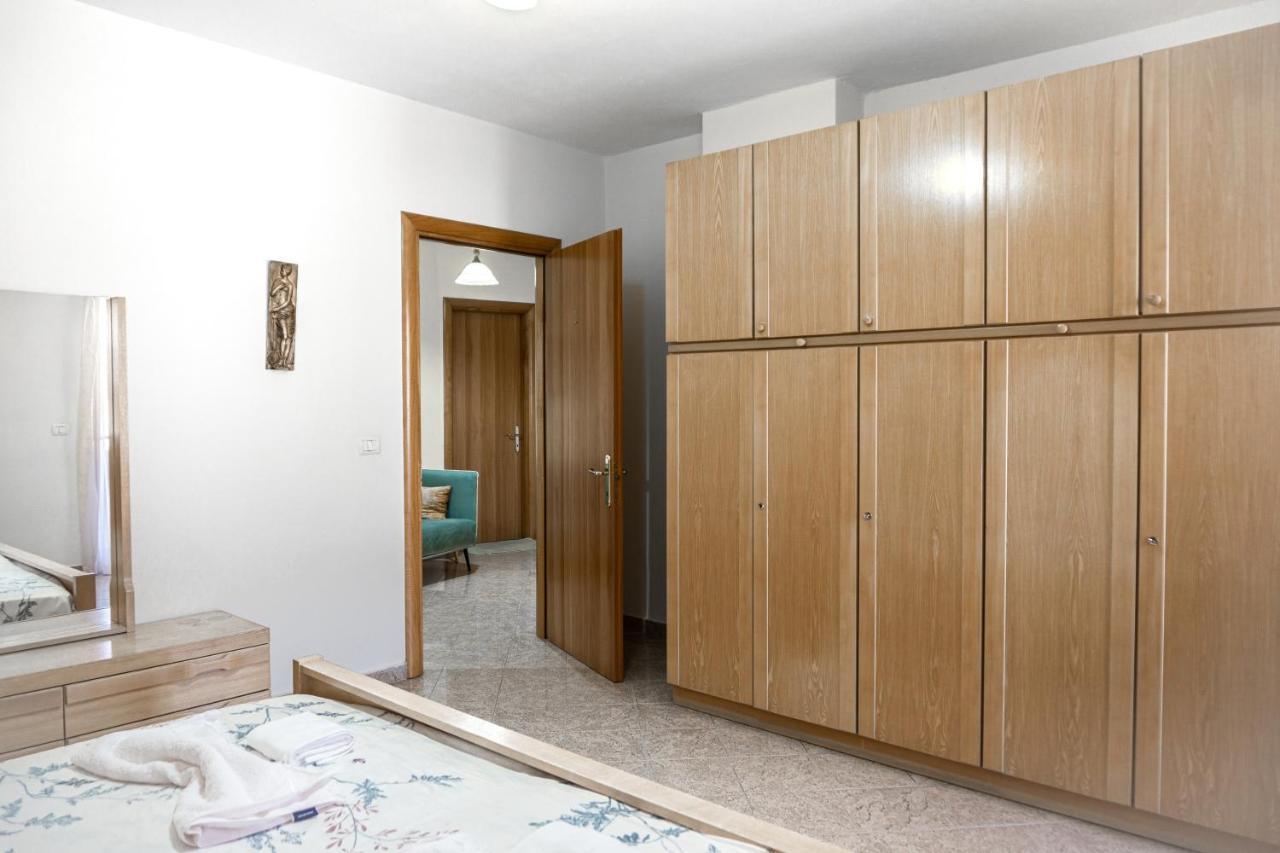 City Center Two Private Bedrooms Near Scanderbeg Square On Shared Apartment Tiranë Eksteriør bilde