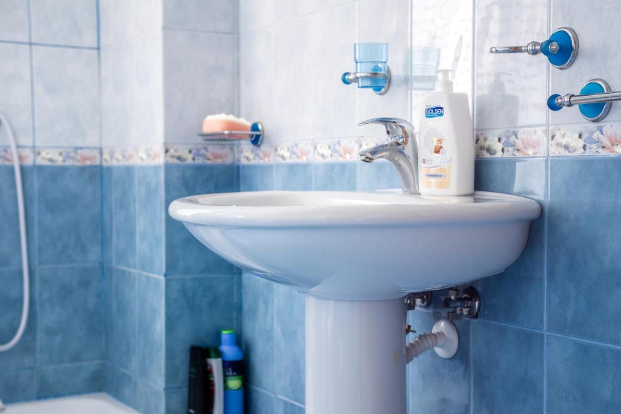 City Center Two Private Bedrooms Near Scanderbeg Square On Shared Apartment Tiranë Eksteriør bilde