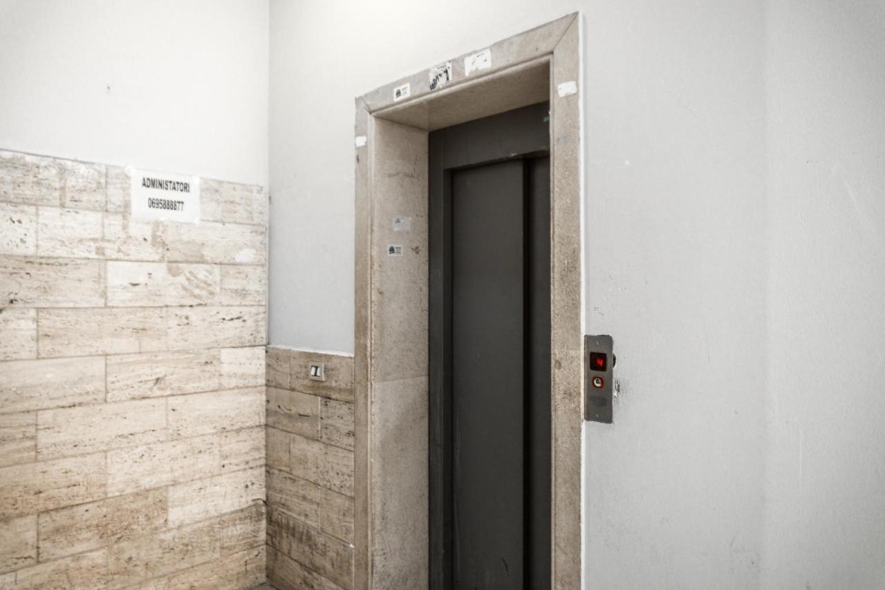 City Center Two Private Bedrooms Near Scanderbeg Square On Shared Apartment Tiranë Eksteriør bilde