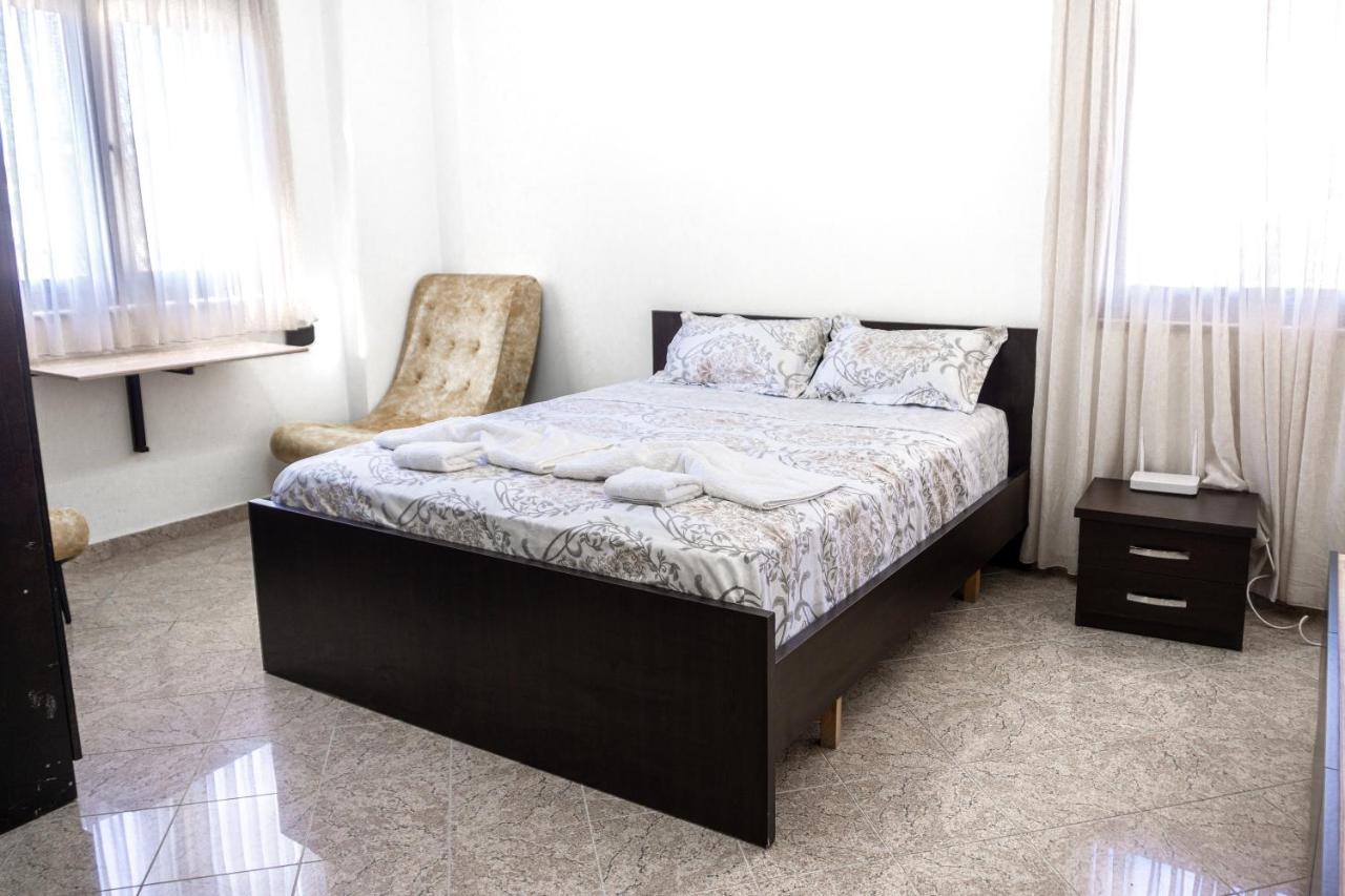 City Center Two Private Bedrooms Near Scanderbeg Square On Shared Apartment Tiranë Eksteriør bilde