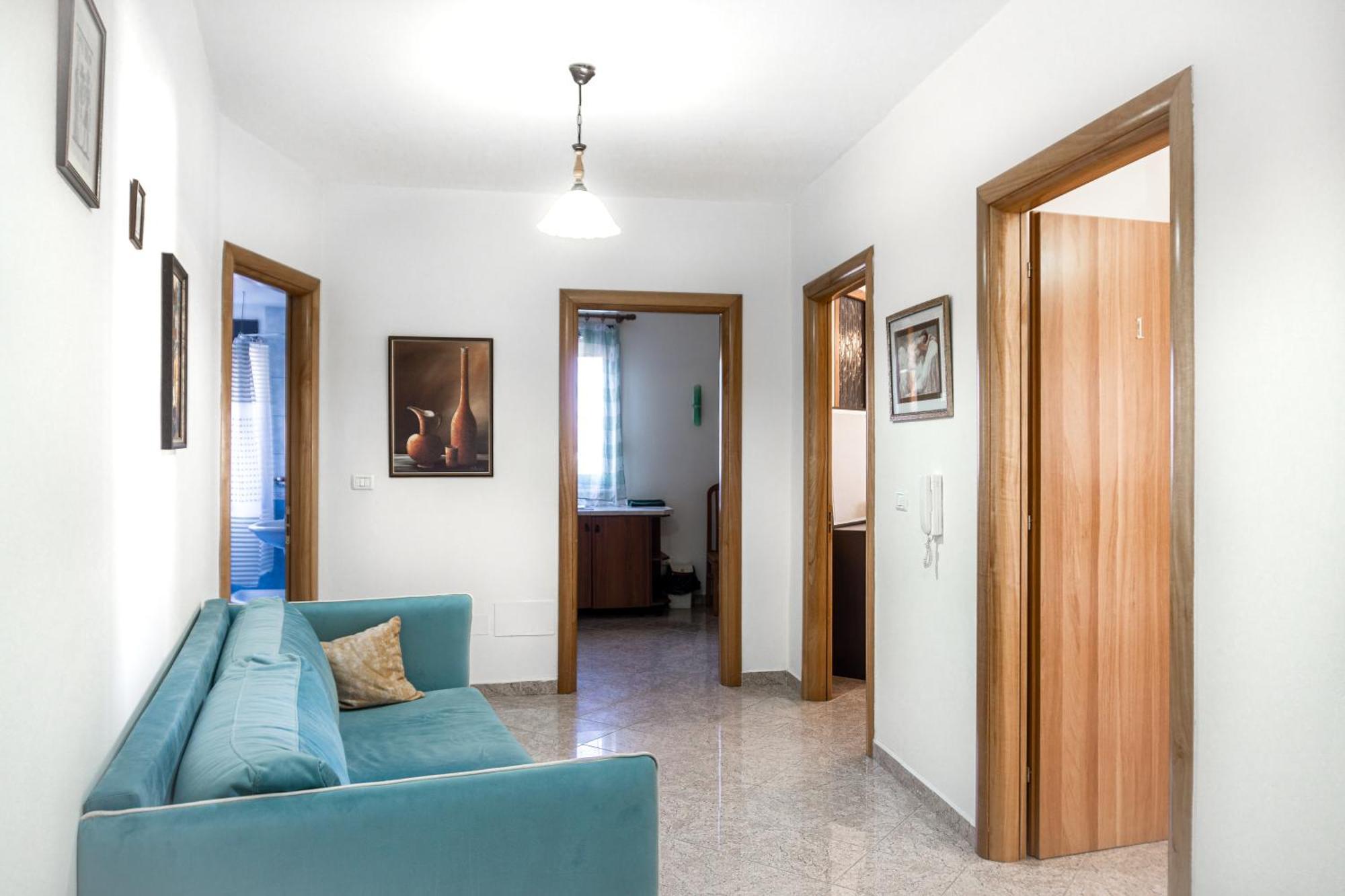 City Center Two Private Bedrooms Near Scanderbeg Square On Shared Apartment Tiranë Eksteriør bilde
